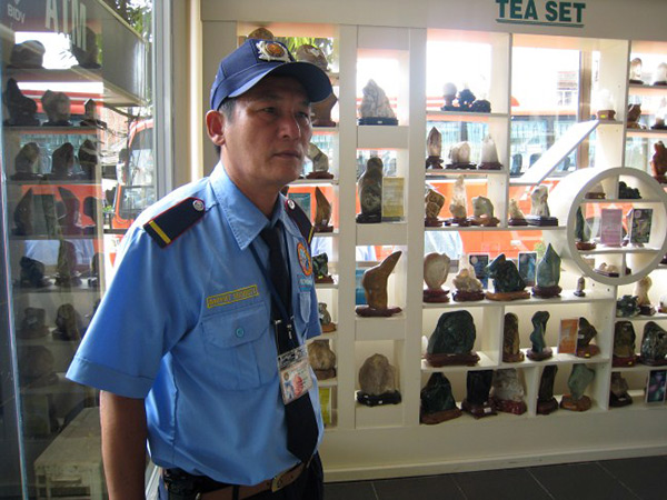 Ảnh dịch vụ bảo vệ cửa hàng